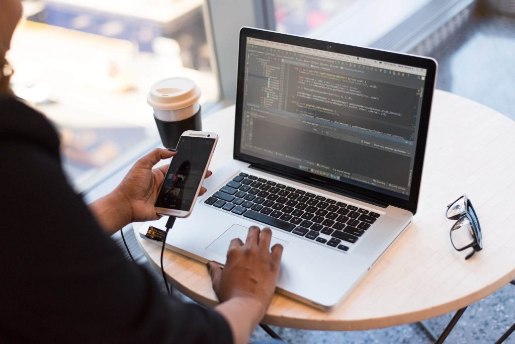 Ventajas y beneficios de estudiar programación en Chile