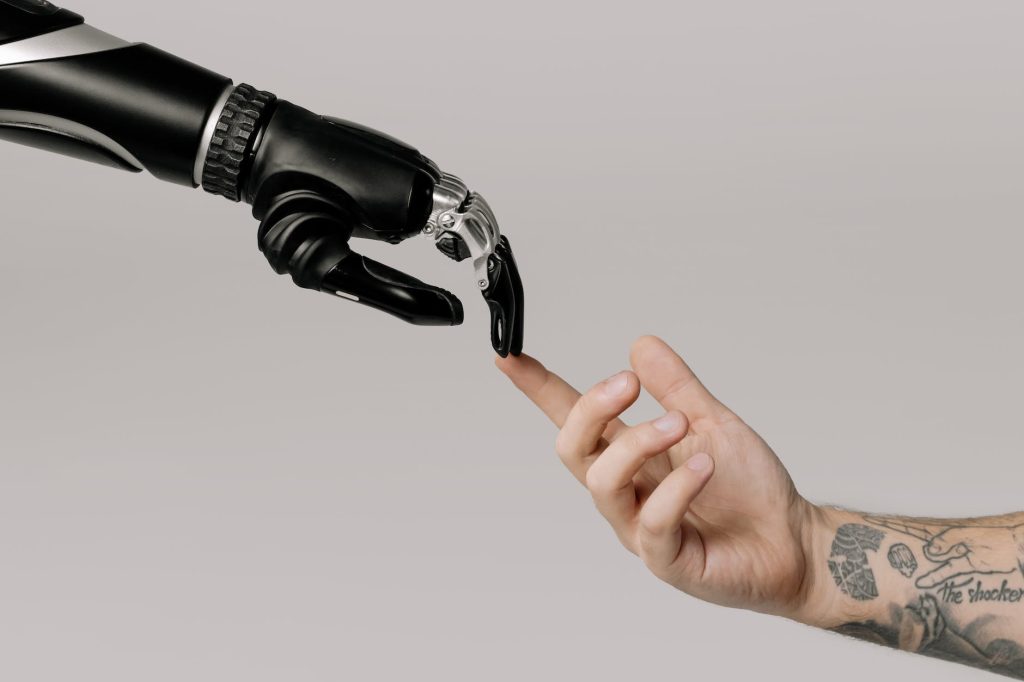 Ciborg la metáfora que une la tecnología y la vida